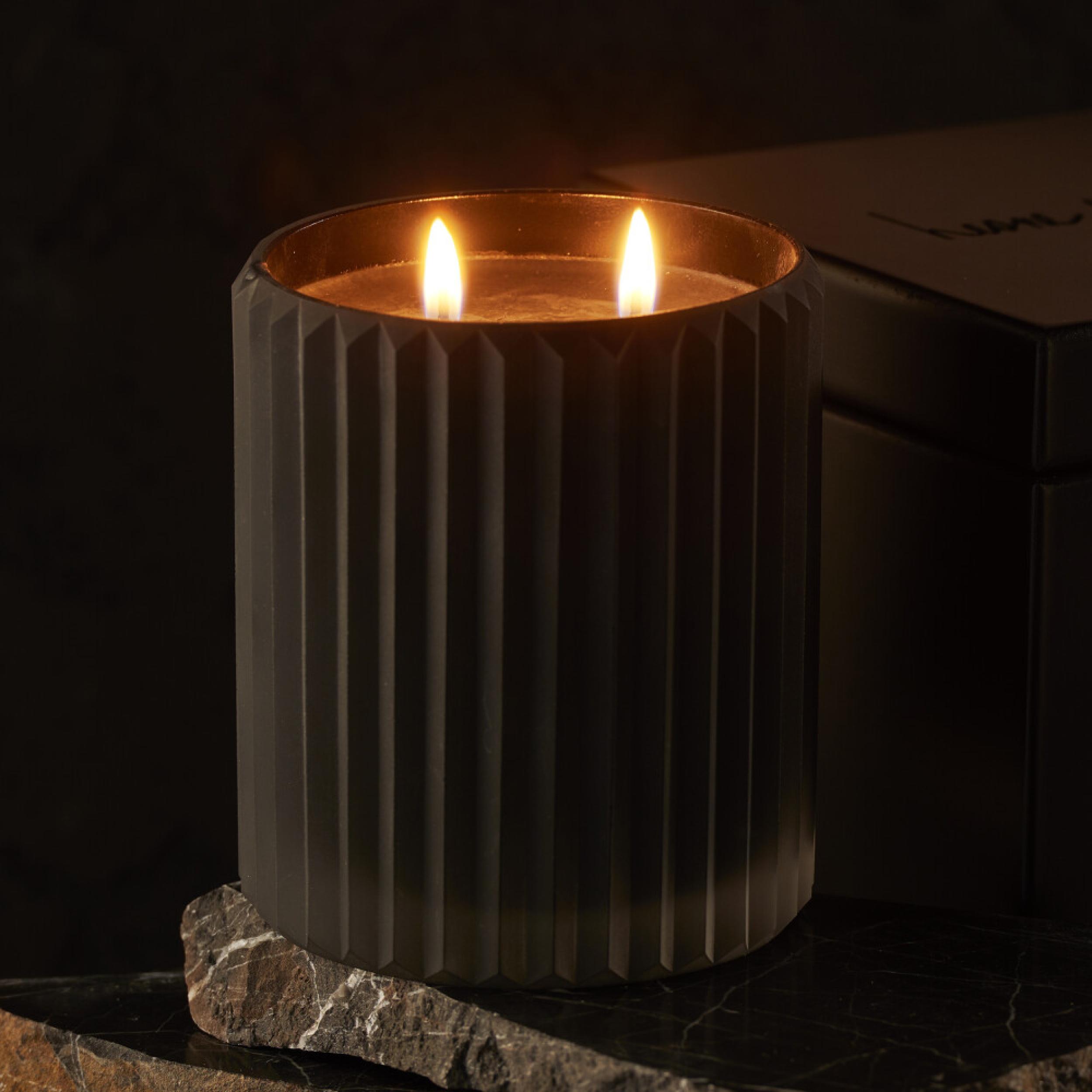 Tabacco & Pelle 2 Wick Black Soy Candle 450 gr