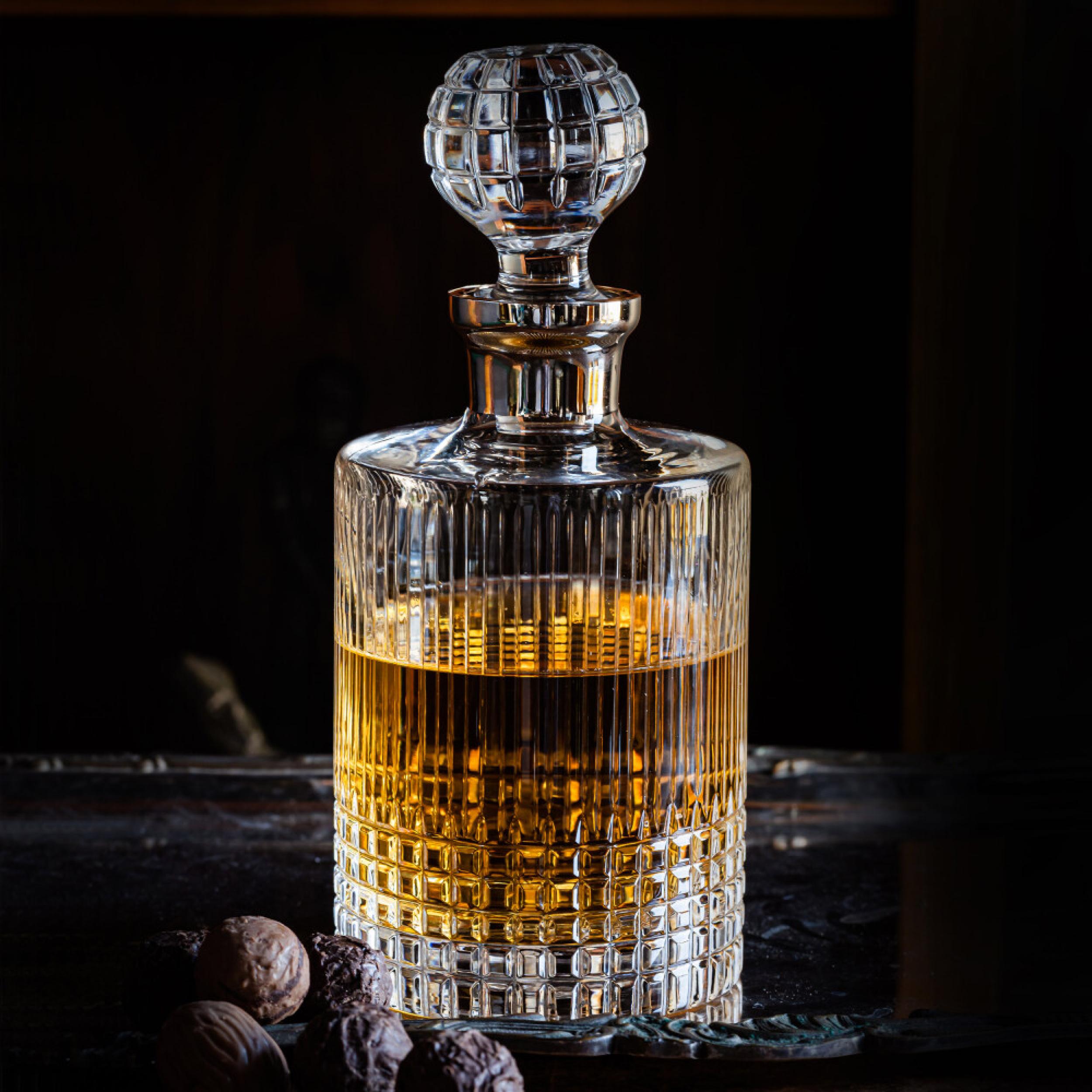 Maestra Cut Crystal Whiskey Decanter